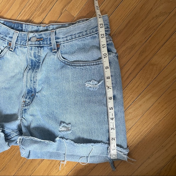 SOLD. Levi’s | Vintage distressed jean shorts - Picture 9 of 9